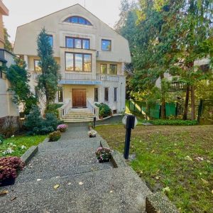 Neimar Hadzi Milentijeva 2gi sprat kuce idealan za PP