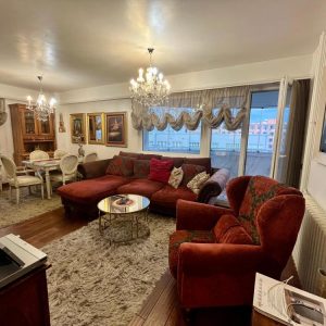 Porodičan stan na Senjaku