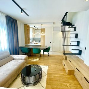 LUX renoviran duplex u centru Beograda