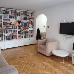 Lep porodičan stan na Vračaru