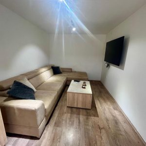 Udoban stan u centru Vračara