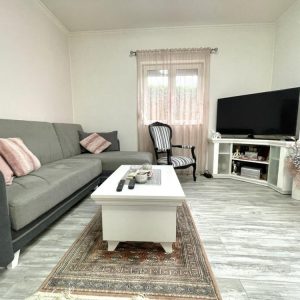 LUX Stan sa dvoristem Altina