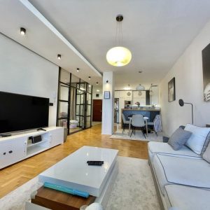 Lep namesten stan u J. Gagarina 64BLOK